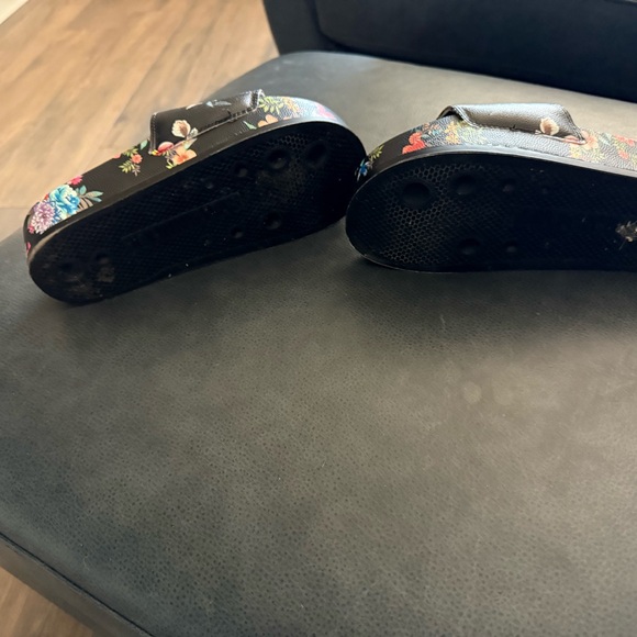 Johnny Was floral platform slide - Picture 2 of 3